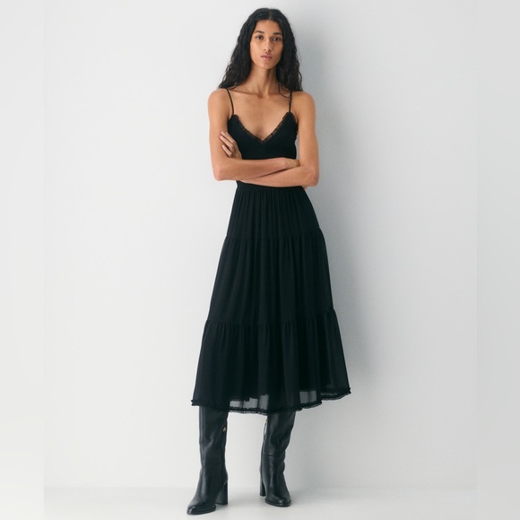 Aritzia Dresses & Skirts - Aritzia Wilfred Tuberose Midi Dress Black- Size S